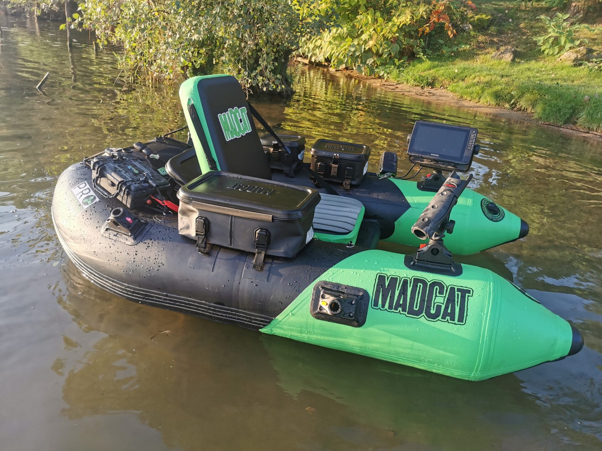 Float Tube Belly Boat Pro-Motor 185cm MadCat (Nouveauté 2022)